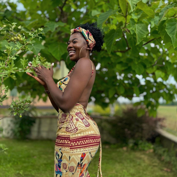 https://oluchitribe.com/products/african-ankara-open-back-dress