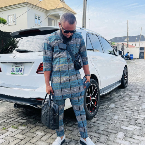 https://oluchitribe.com/products/afrikente-men-suit